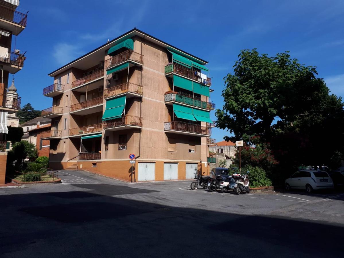 Vreni Lodge Finale Ligure Bagian luar foto